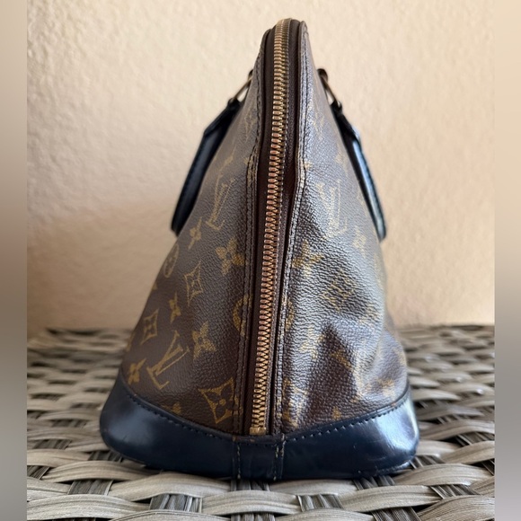 Louis Vuitton Monogram PM Alma Satchel Bag - Picture 6 of 17